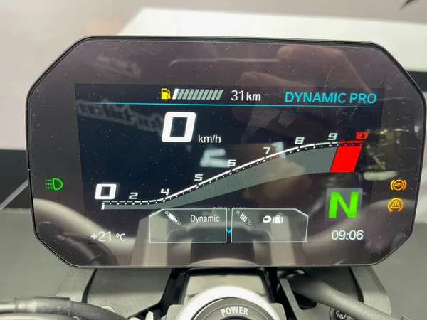 BMW F 900 R - Thumbnail 10