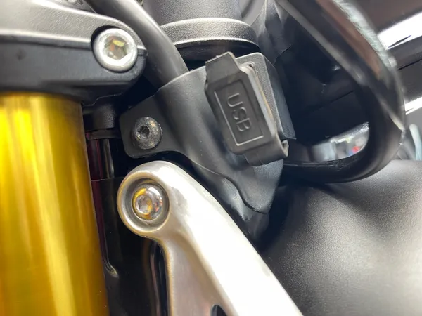 TRIUMPH SPEED 400 - Thumbnail 16