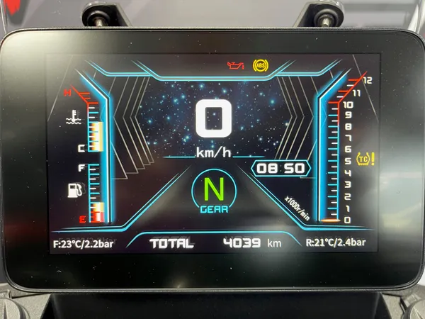 QJMOTOR SRT 600 SX - Thumbnail 6