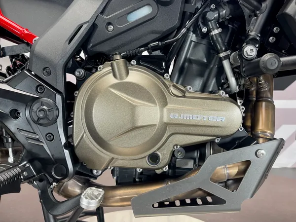 QJMOTOR SRT 600 SX - Thumbnail 12