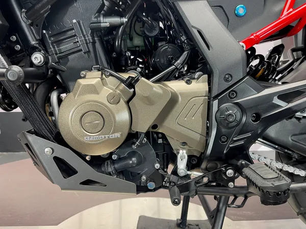 QJMOTOR SRT 600 SX - Thumbnail 23