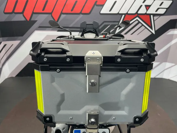 MOTO GUZZI V85 TT - Thumbnail 11