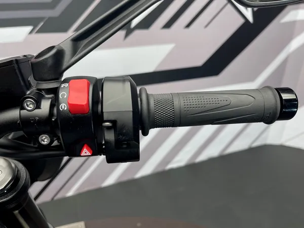 TRIUMPH STREET TRIPLE 765R - Thumbnail 8