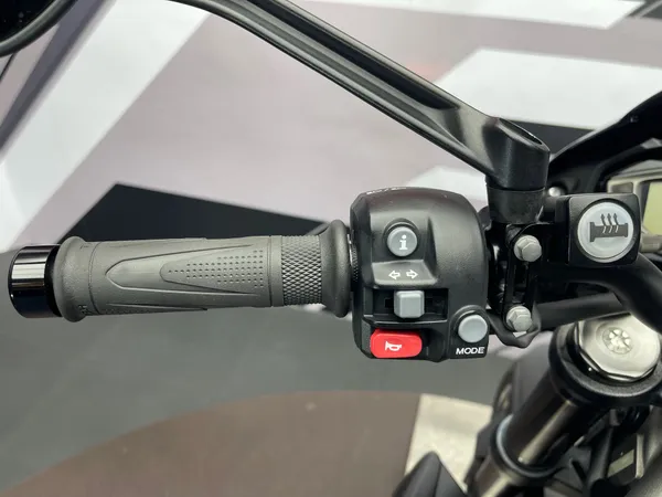 TRIUMPH STREET TRIPLE 765R - Thumbnail 7