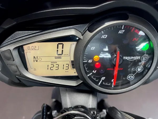 TRIUMPH STREET TRIPLE 765R - Thumbnail 6