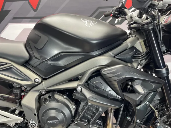 TRIUMPH STREET TRIPLE 765R - Thumbnail 10
