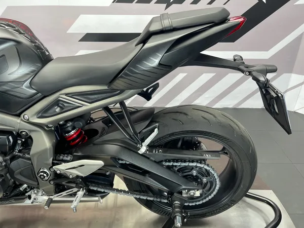 TRIUMPH STREET TRIPLE 765R - Thumbnail 17