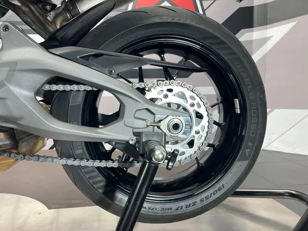 DUCATI STREETFIGTHER V2 - Thumbnail 9