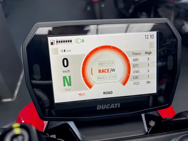 DUCATI STREETFIGTHER V2 - Thumbnail 14