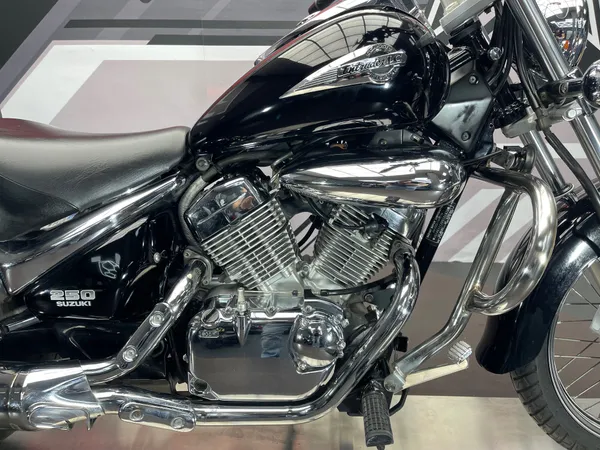SUZUKI INTRUDER 250 - Thumbnail 12