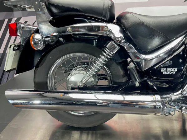 SUZUKI INTRUDER 250 - Thumbnail 13