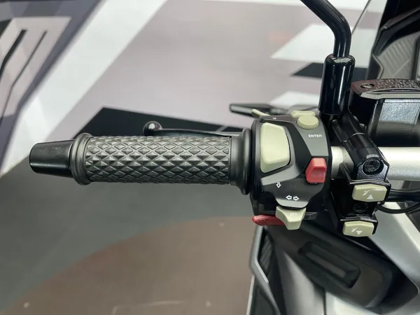 VOGE SR1 125 ADV - Thumbnail 8