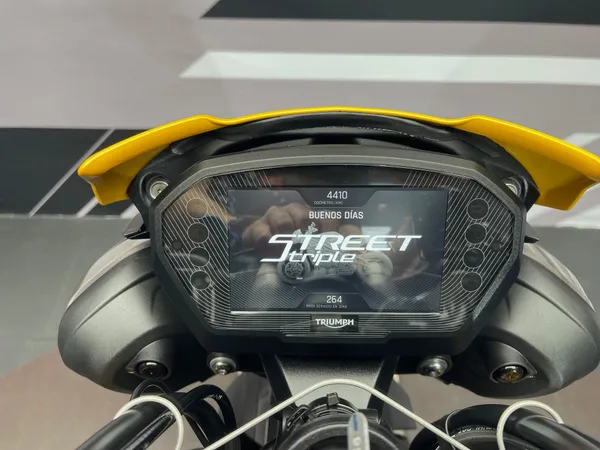 TRIUMPH STREET TRIPLE RS - Thumbnail 8