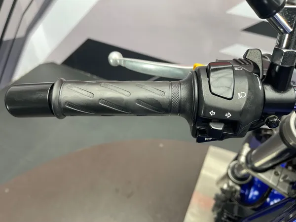 SUZUKI GSF 600 - Thumbnail 8