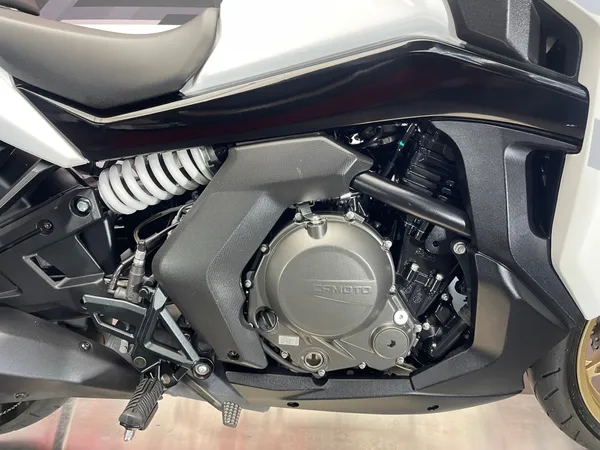 CFMOTO 650GT - Thumbnail 12