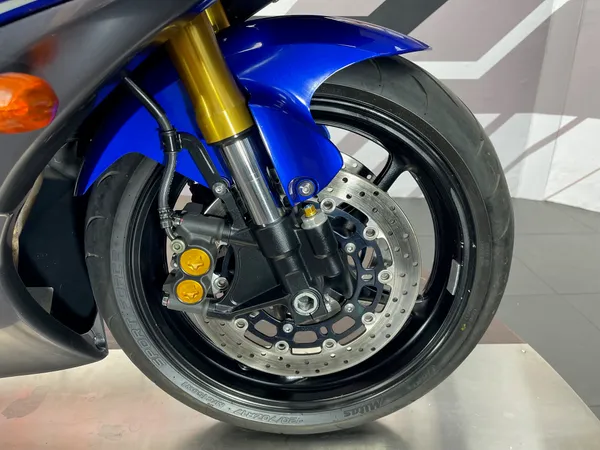 YAMAHA YZF-R6 - Thumbnail 10