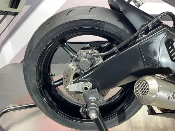 YAMAHA YZF-R6 - Thumbnail 15