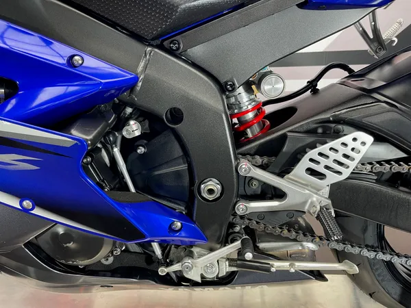 YAMAHA YZF-R6 - Thumbnail 22