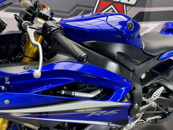 YAMAHA YZF-R6 - Thumbnail 24