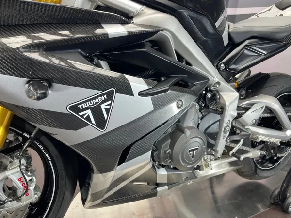 TRIUMPH DAYTONA 765 MOTOS2 - Thumbnail 25