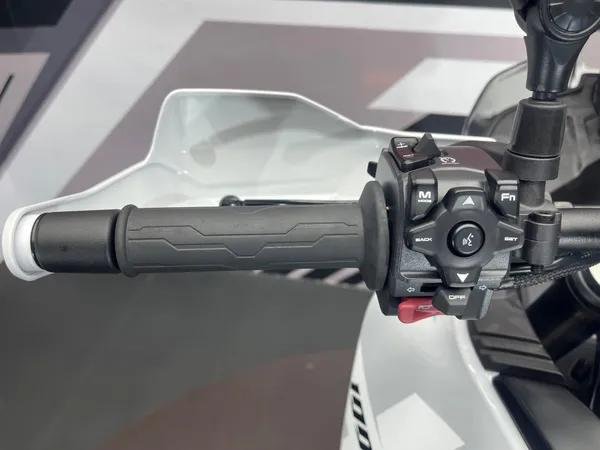 CFMOTO 1000 MT-X - Thumbnail 9