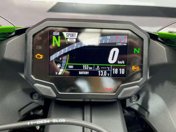 KAWASAKI ZX-6R - Thumbnail 6