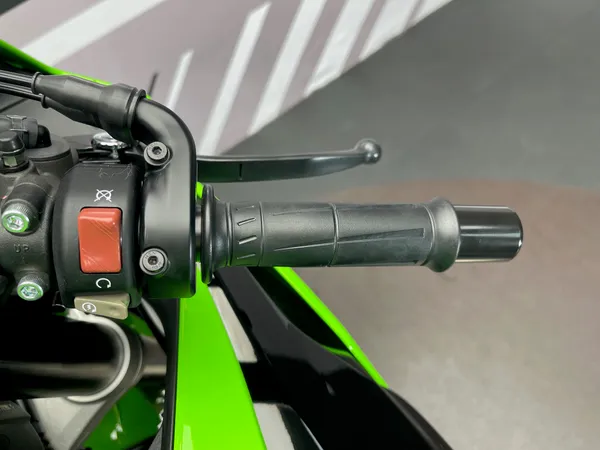 KAWASAKI ZX-6R - Thumbnail 12