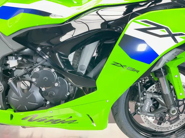 KAWASAKI ZX-6R - Thumbnail 16