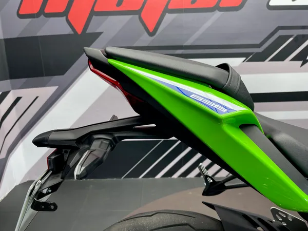 KAWASAKI ZX-6R - Thumbnail 19
