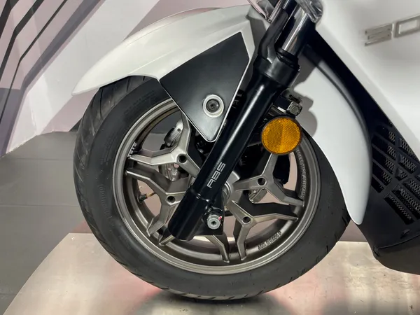 KYMCO GRAND DINK 300 ABS - Thumbnail 23