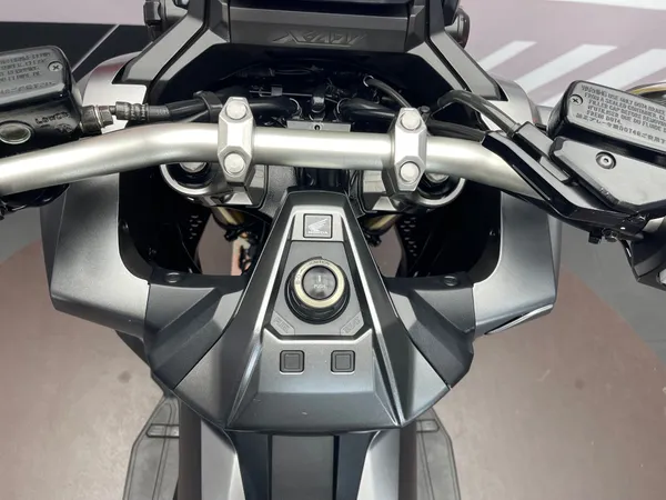 HONDA X-ADV 750 - Thumbnail 10