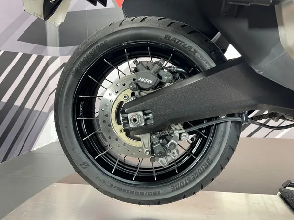 HONDA X-ADV 750 - Thumbnail 16