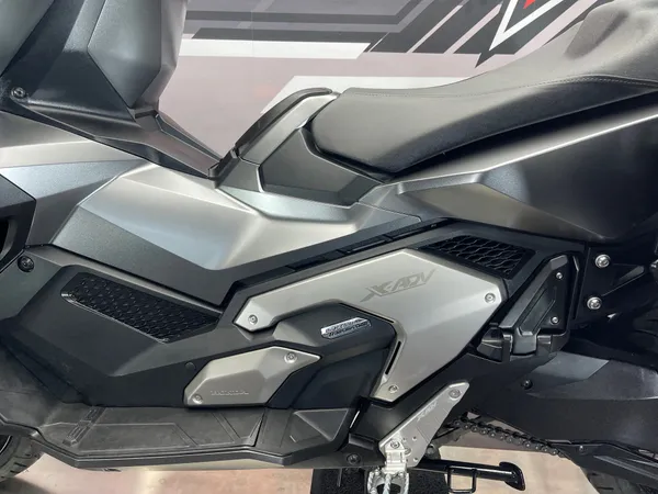 HONDA X-ADV 750 - Thumbnail 23