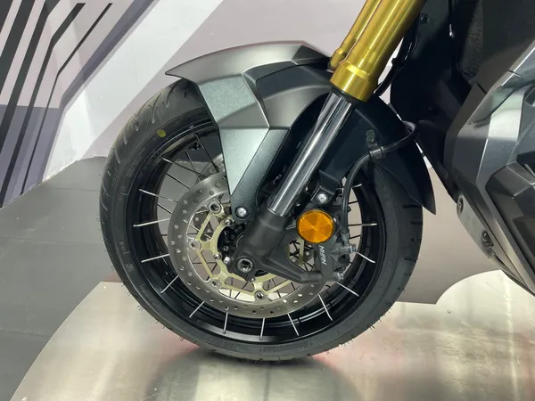HONDA X-ADV 750 - Thumbnail 24
