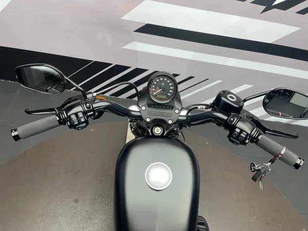 HARLEY DAVIDSON SPORTSTER 883 IRON - Thumbnail 7