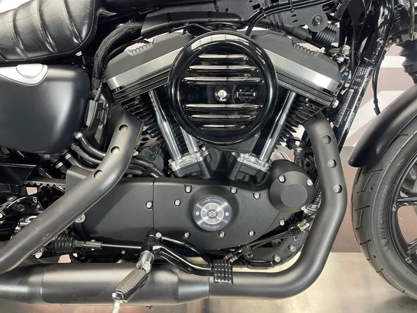 HARLEY DAVIDSON SPORTSTER 883 IRON - Thumbnail 11