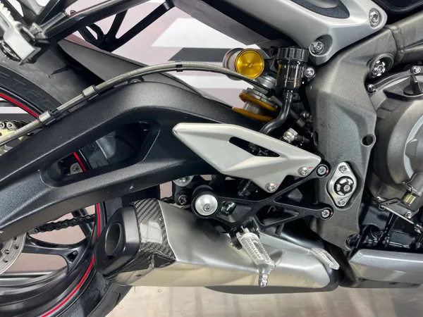 TRIUMPH STREET TRIPLE RS - Thumbnail 19