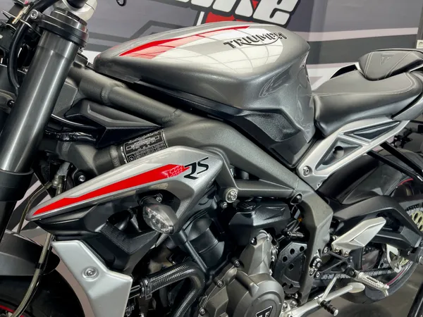 TRIUMPH STREET TRIPLE RS - Thumbnail 28