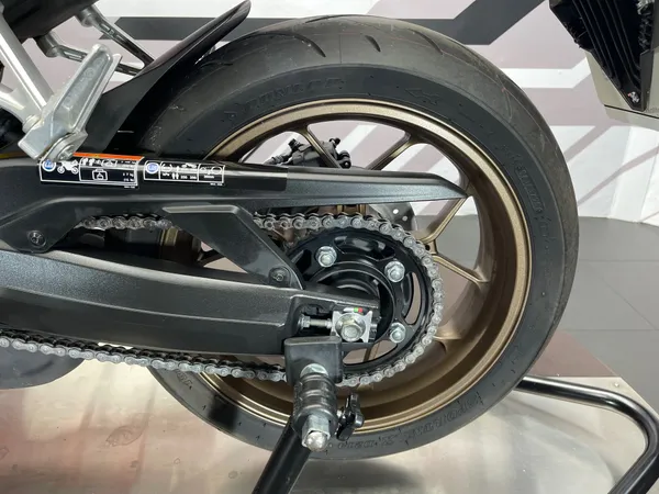 HONDA CB 650 R - Thumbnail 15
