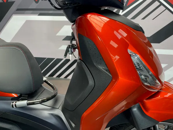 PIAGGIO BEVERLY 300 - Thumbnail 12