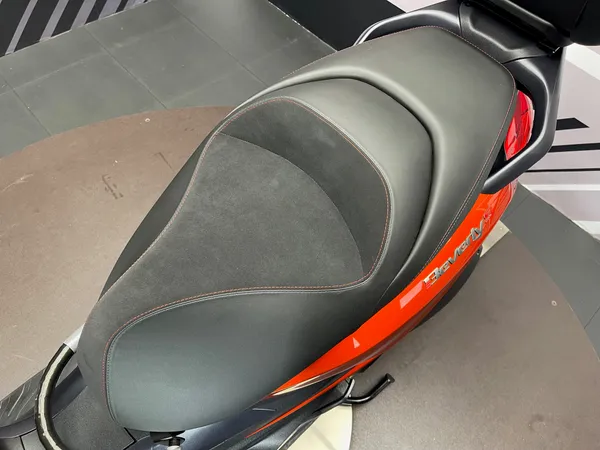 PIAGGIO BEVERLY 300 - Thumbnail 17