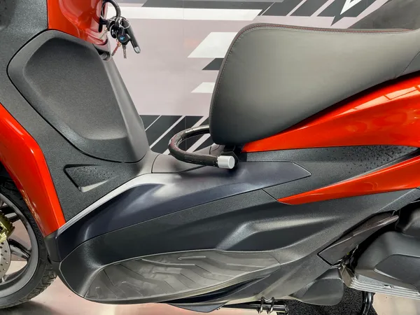 PIAGGIO BEVERLY 300 - Thumbnail 20