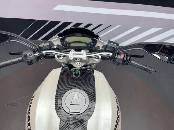 DUCATI MONSTER 696 - Thumbnail 7