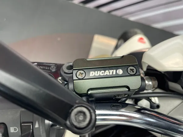 DUCATI MONSTER 696 - Thumbnail 10