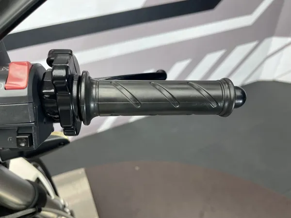 DUCATI MONSTER 696 - Thumbnail 9