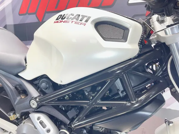 DUCATI MONSTER 696 - Thumbnail 14