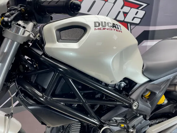 DUCATI MONSTER 696 - Thumbnail 26