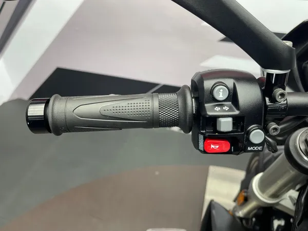 TRIUMPH STREET TRIPLE - Thumbnail 8