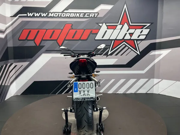 TRIUMPH STREET TRIPLE - Thumbnail 4