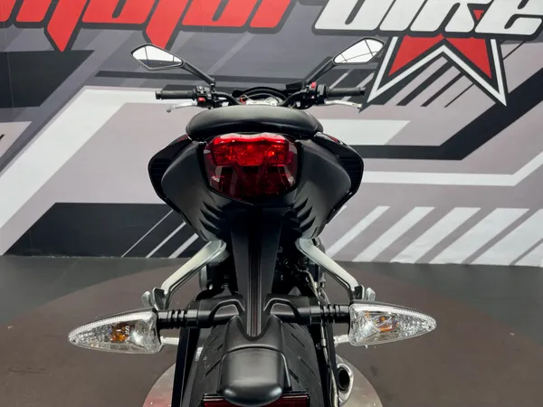 TRIUMPH STREET TRIPLE - Thumbnail 10